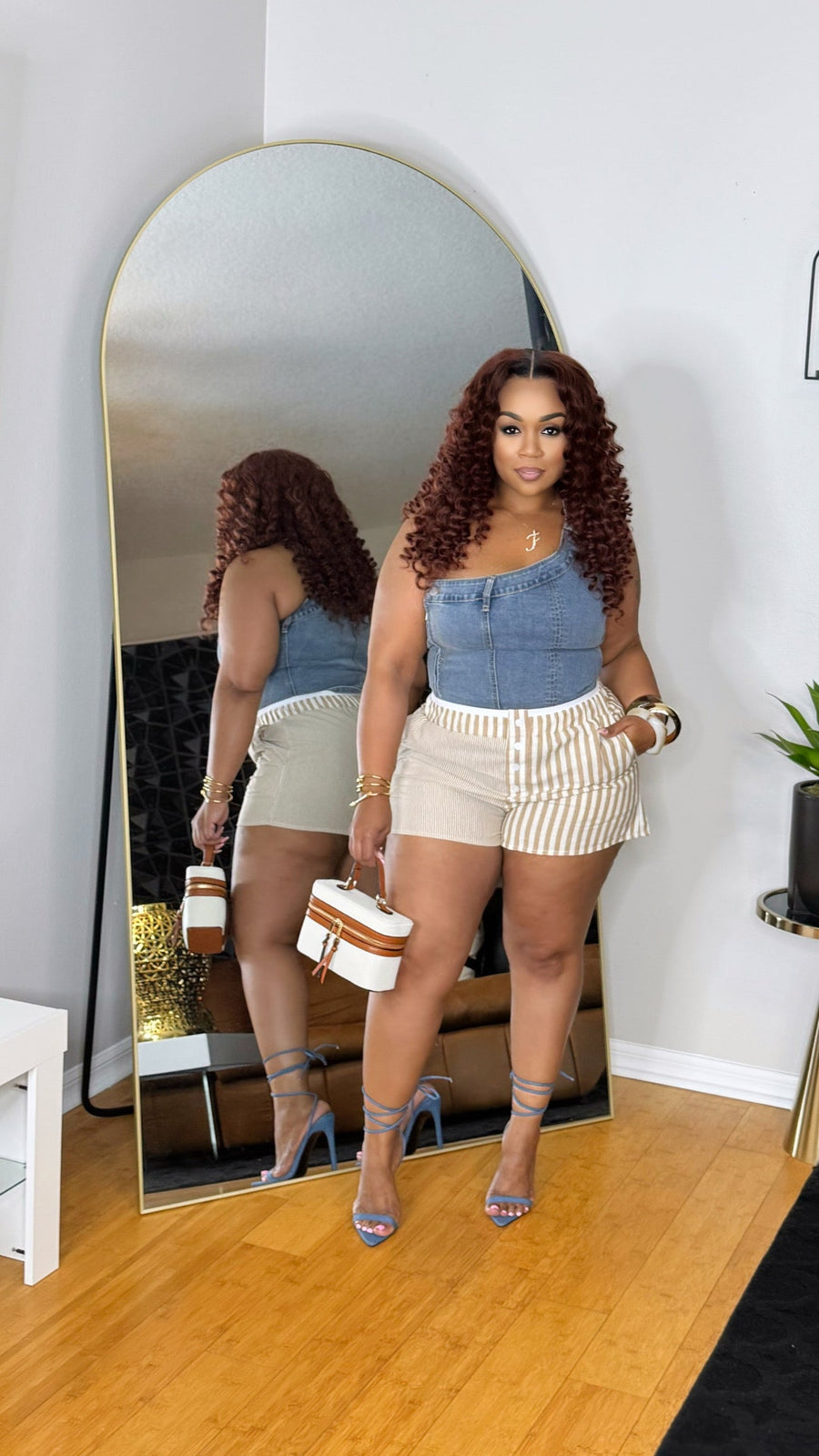 Summer Hottie Shorts- Taupe
